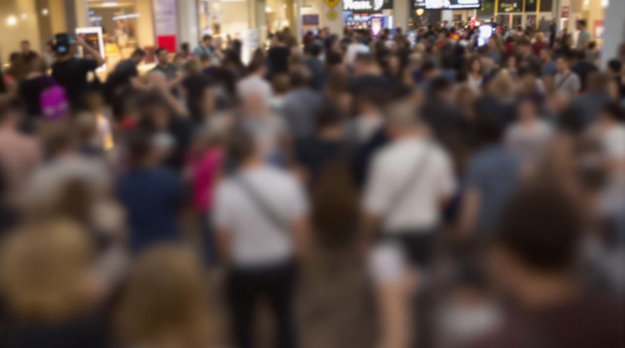 求鉴定！这张照片里的人是不是某顶流？